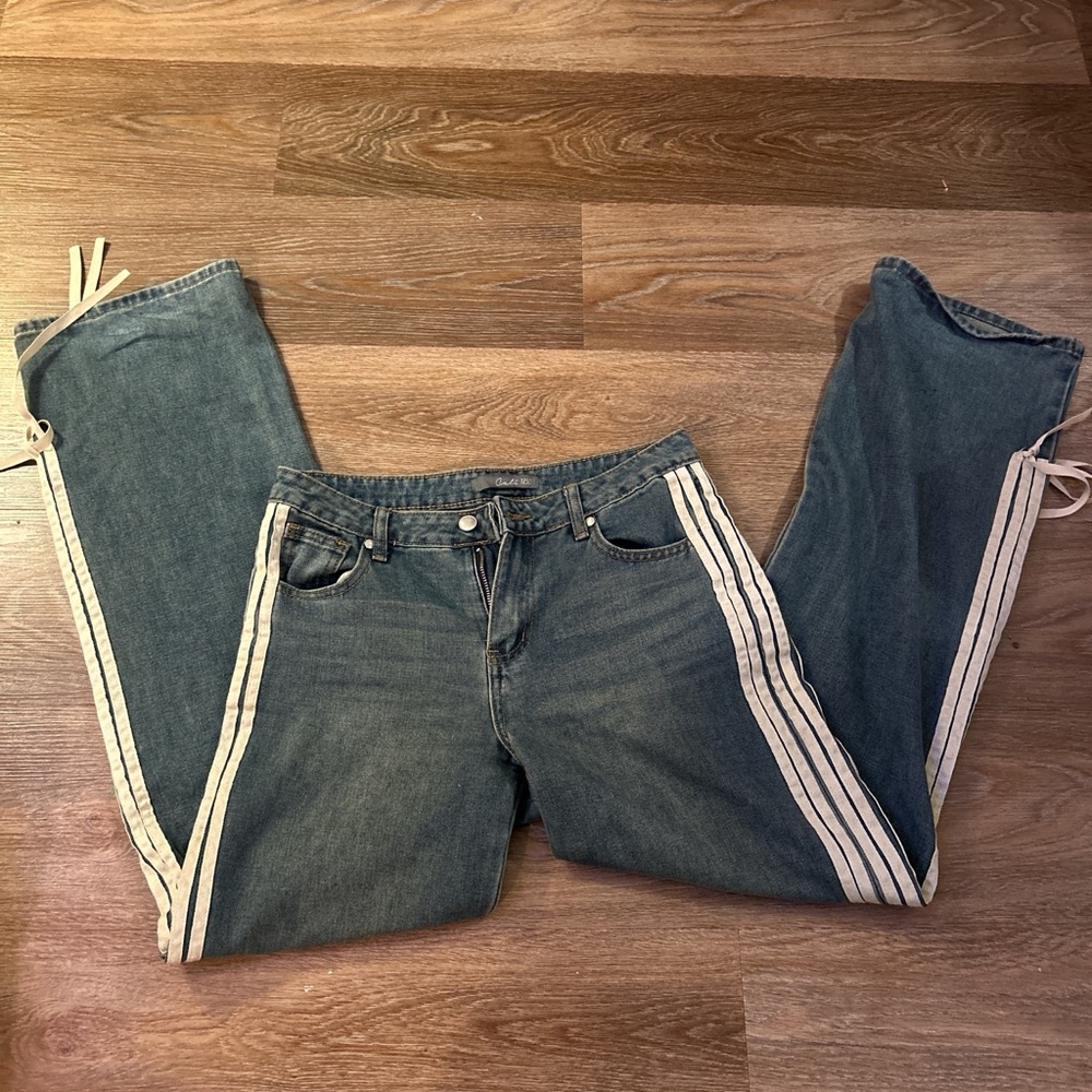 Classic Denim Straight Leg Jeans with Side Stripes